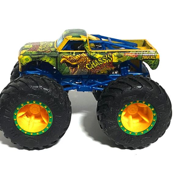 Hot Wheels Chassis Snapper Green Monster Trucks Loose Diecast Toy Car 1:64 - Picture 3 of 10